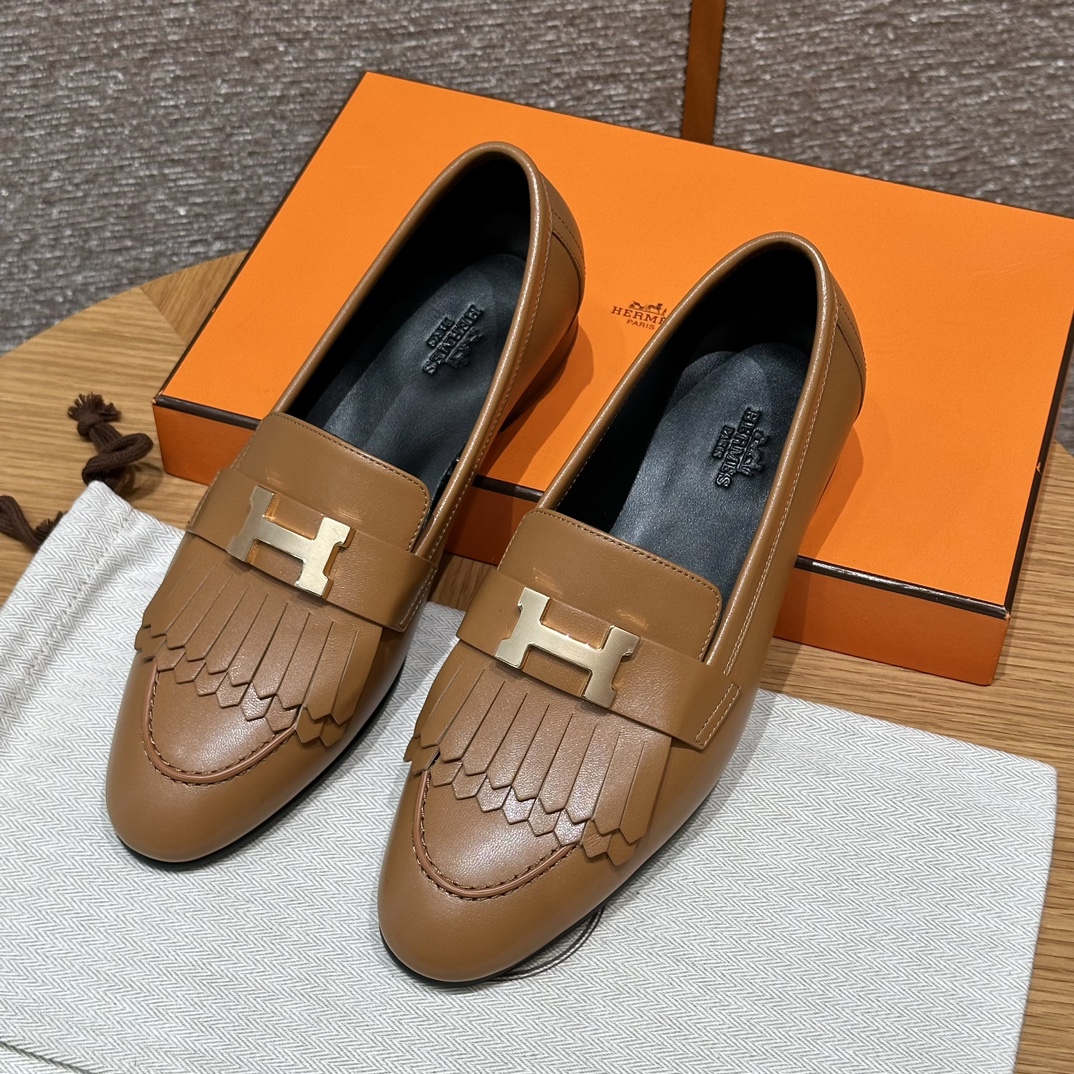 HERMES Женские лоферы Royal 