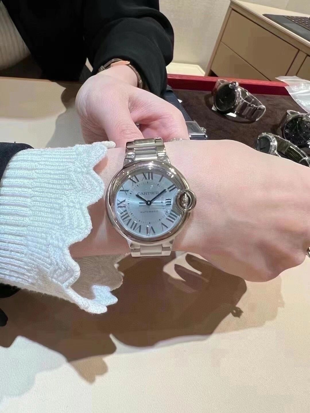 CARTIER Женские часы Ballon Bleu WSBB0062 33 мм CARTIER Женские часы Ballon Bleu WSBB0062 33 мм