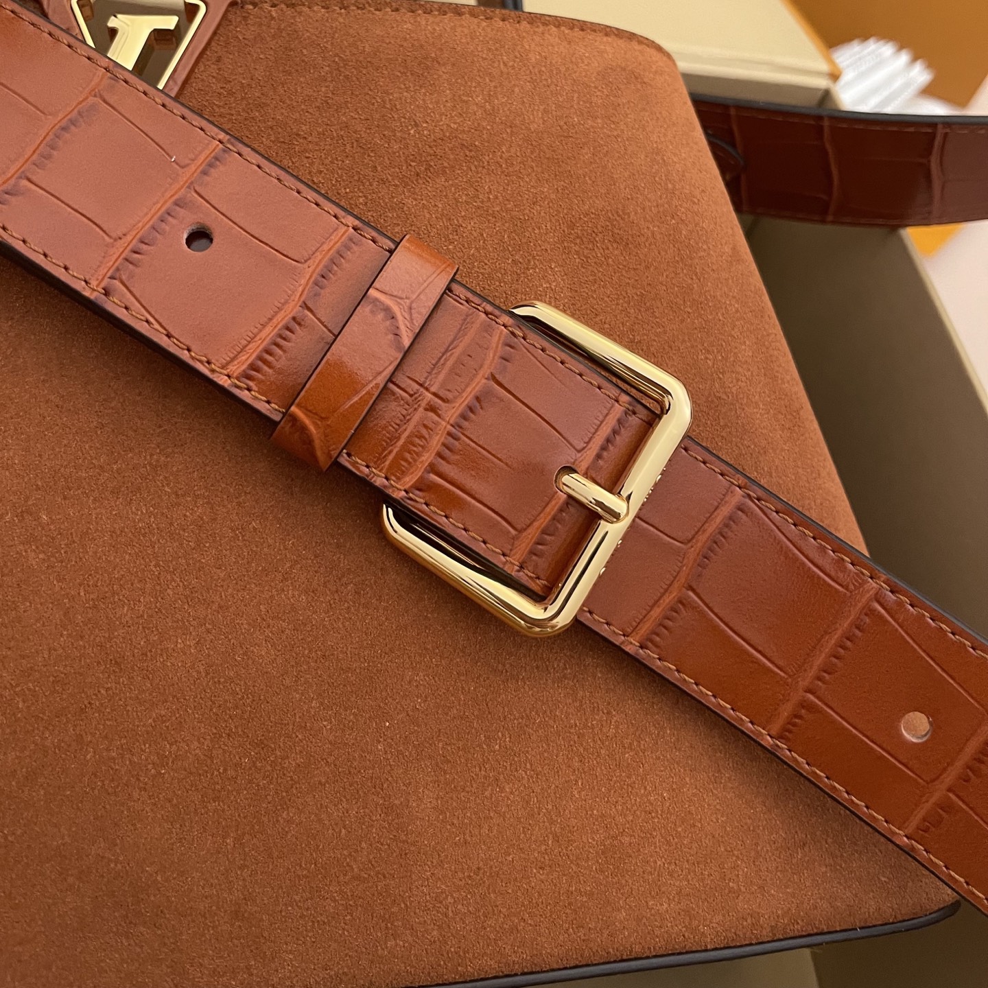 LOUIS VUITTON Женская сумка Capucines Souple M14371 LOUIS VUITTON Женская сумка Capucines Souple M14371