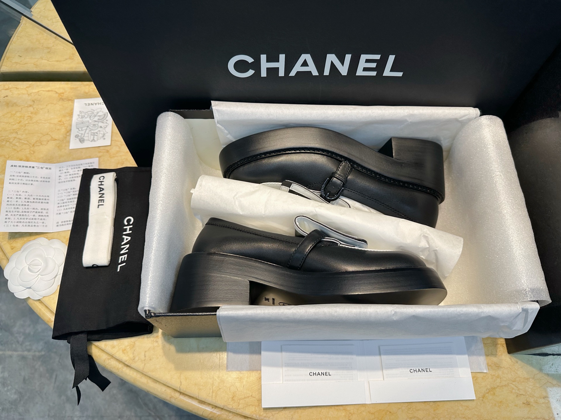 CHANEL Женские лоферы на платформе CHANEL Женские лоферы на платформе