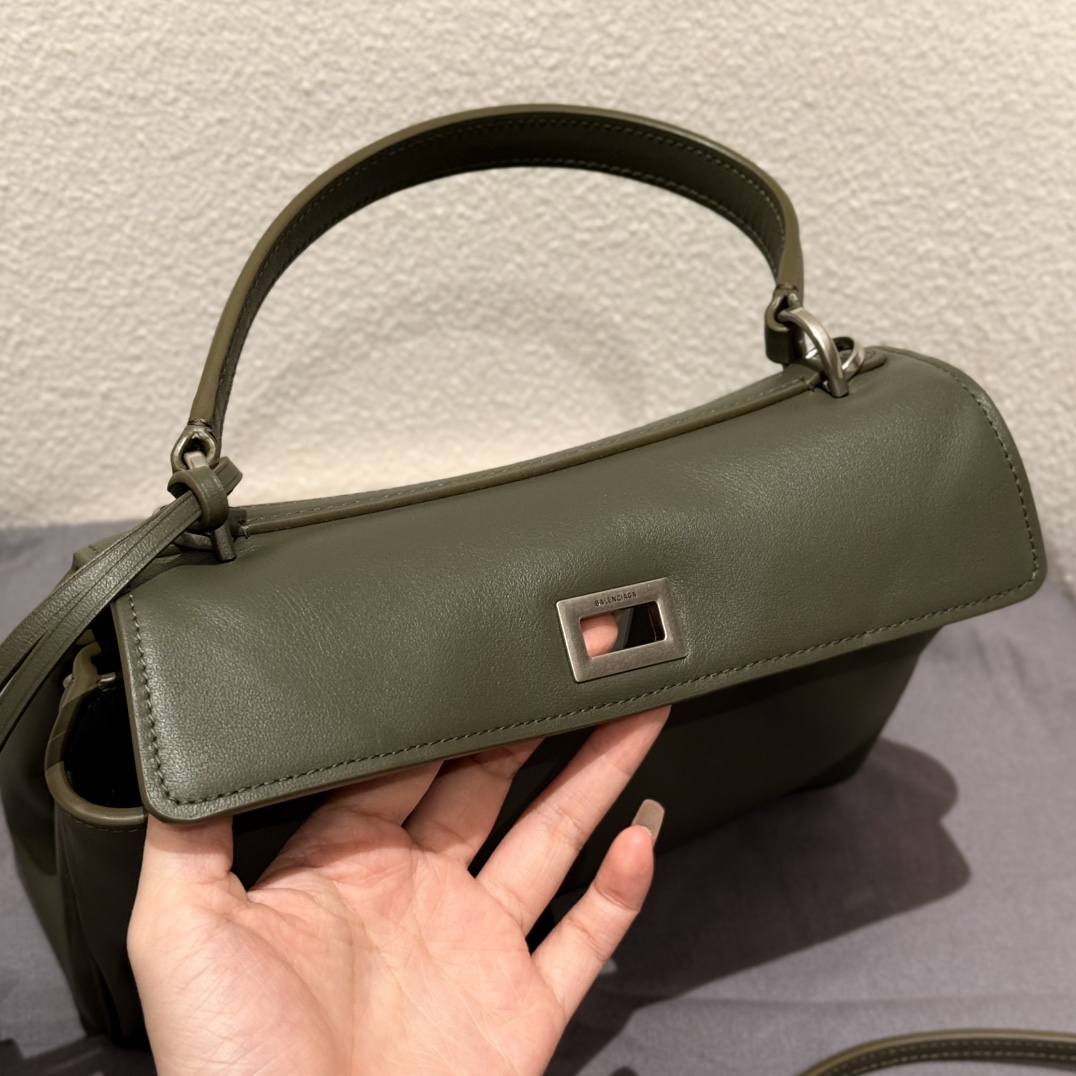 BALENCIAGA Женская сумка Rodeo хаки BALENCIAGA Женская сумка Rodeo хаки