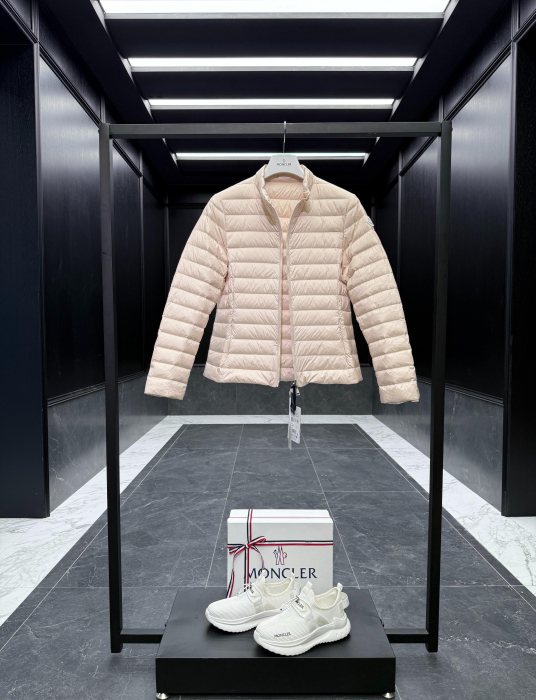 MONCLER Женский пуховик Igelle