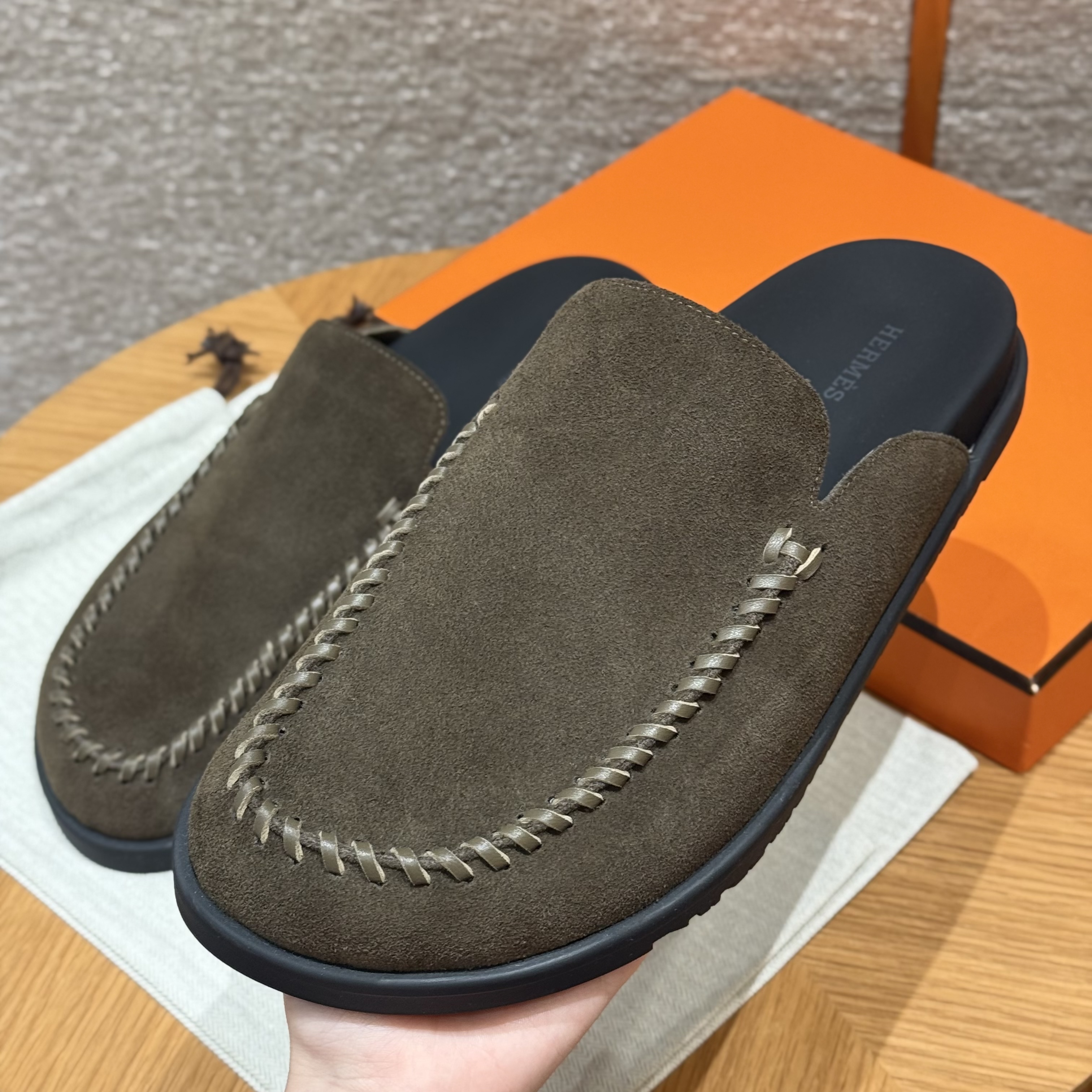 HERMES Мужские мюли Johan 