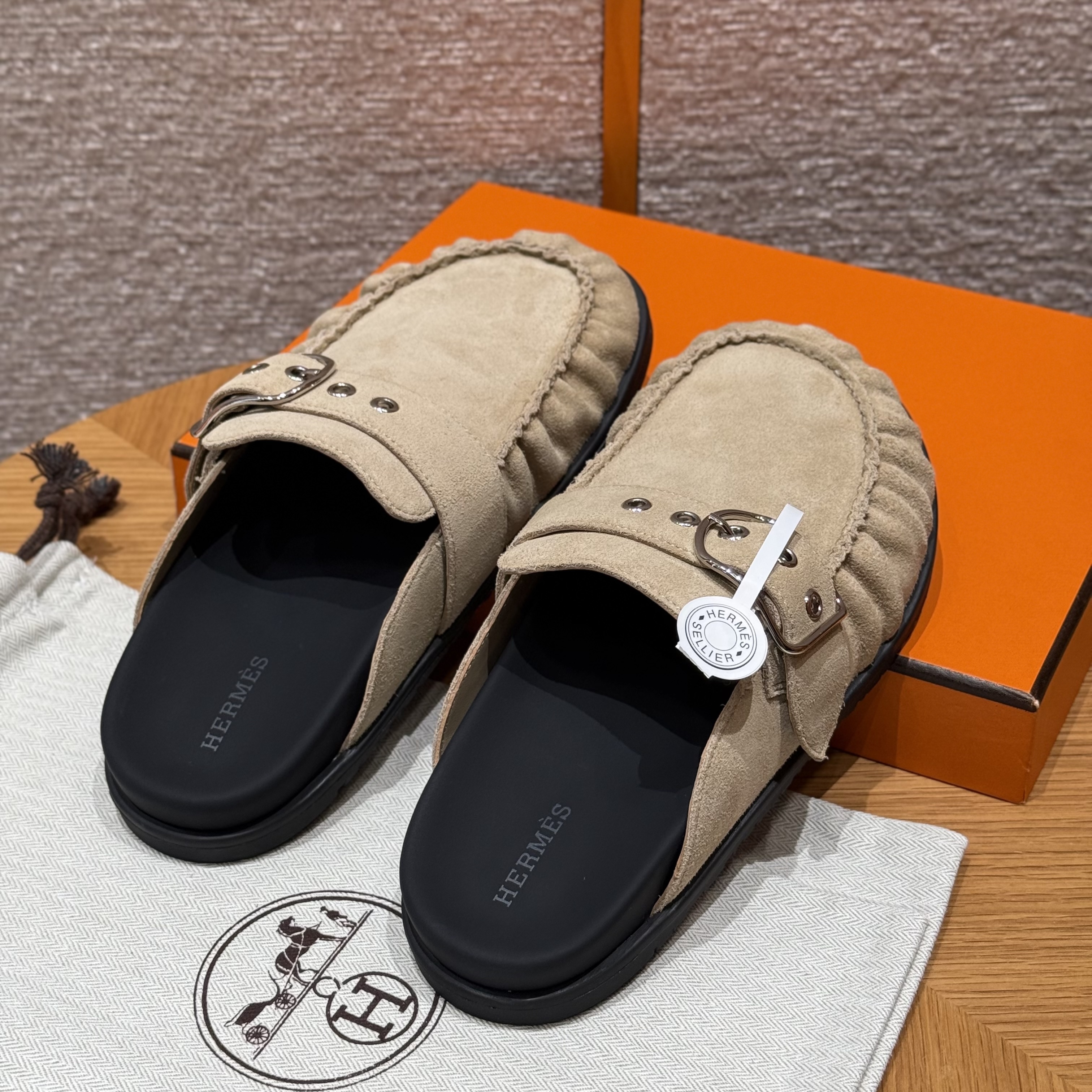 HERMES Женские мюли Key из замши  HERMES Женские мюли Key из замши
