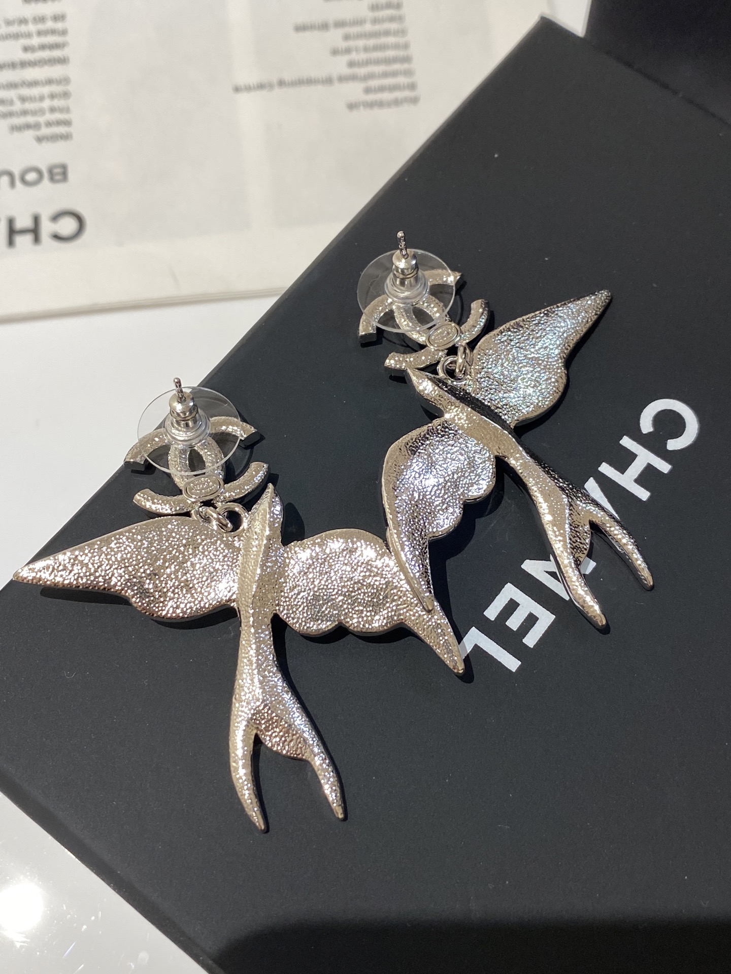 CHANEL Женские серьги-птицы 24S CHANEL Женские серьги-птицы 24S