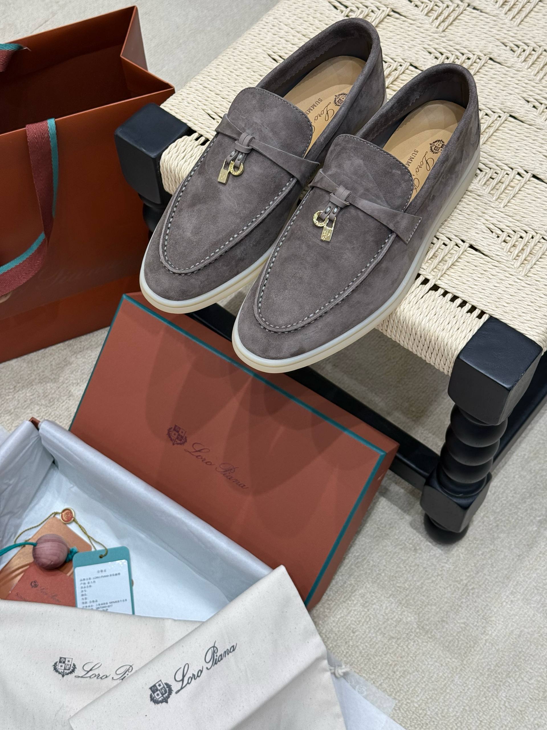 LORO PIANA Женские лоферы LORO PIANA Женские лоферы