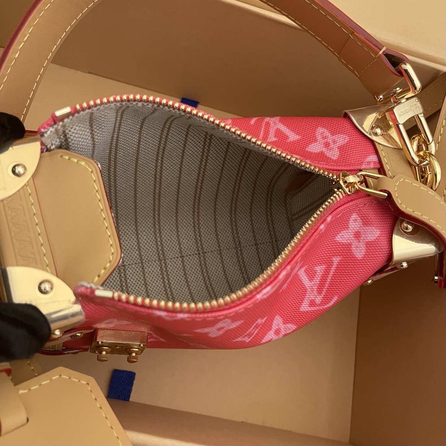 LOUIS VUITTON Женская Сумка Side Trunk PM M27784 LOUIS VUITTON Женская Сумка Side Trunk PM M27784