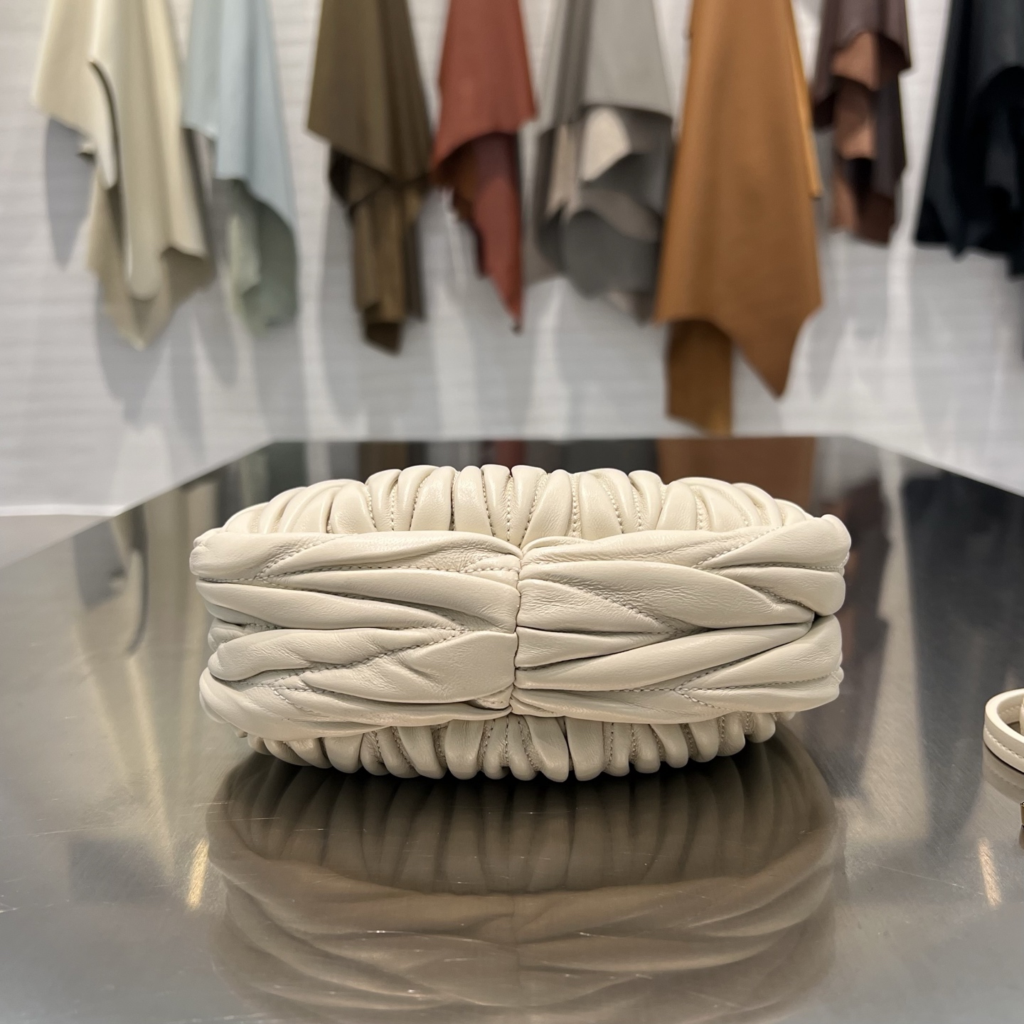 MIU MIU Женская сумка Wander hobo mini 