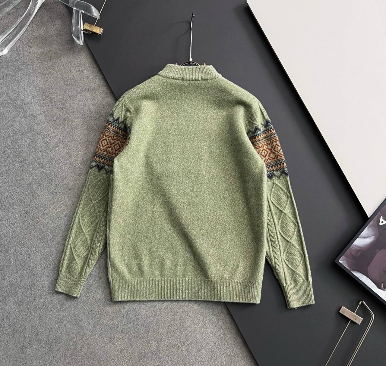 LORO PIANA Мужской свитер из шерсти  LORO PIANA Мужской свитер из шерсти