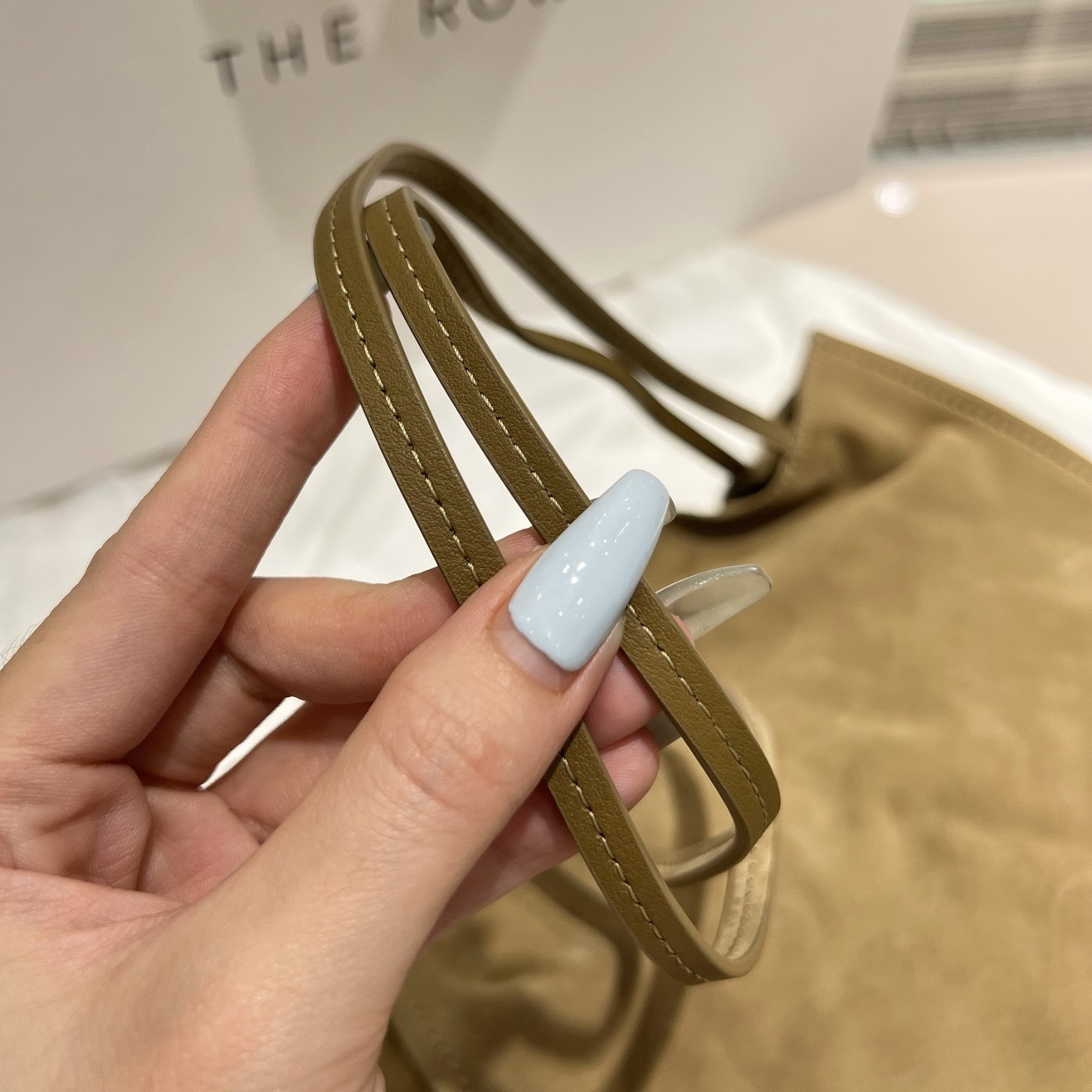 THE ROW Женская сумка to go THE ROW Женская сумка to go