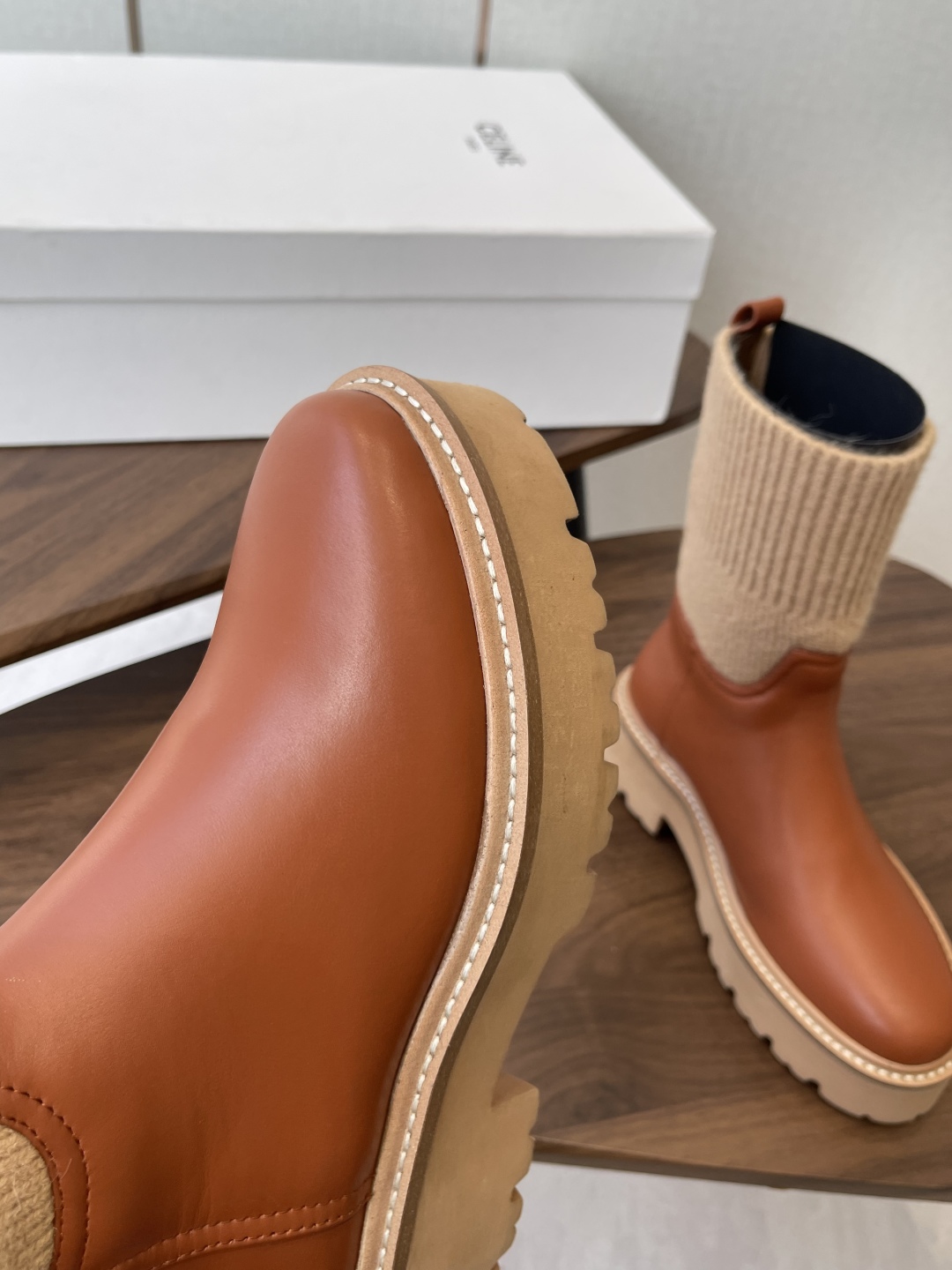 CELINE Женские ботинки из коровьей кожи CELINE Женские ботинки из коровьей кожи