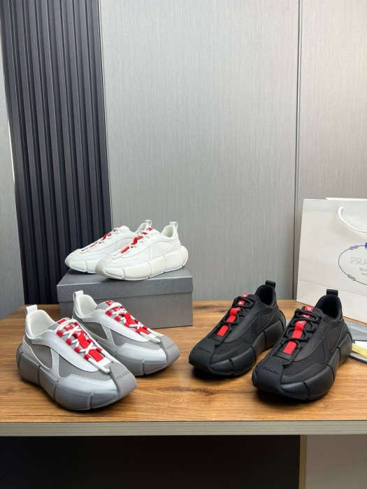 PRADA Мужские кожаные кроссовки