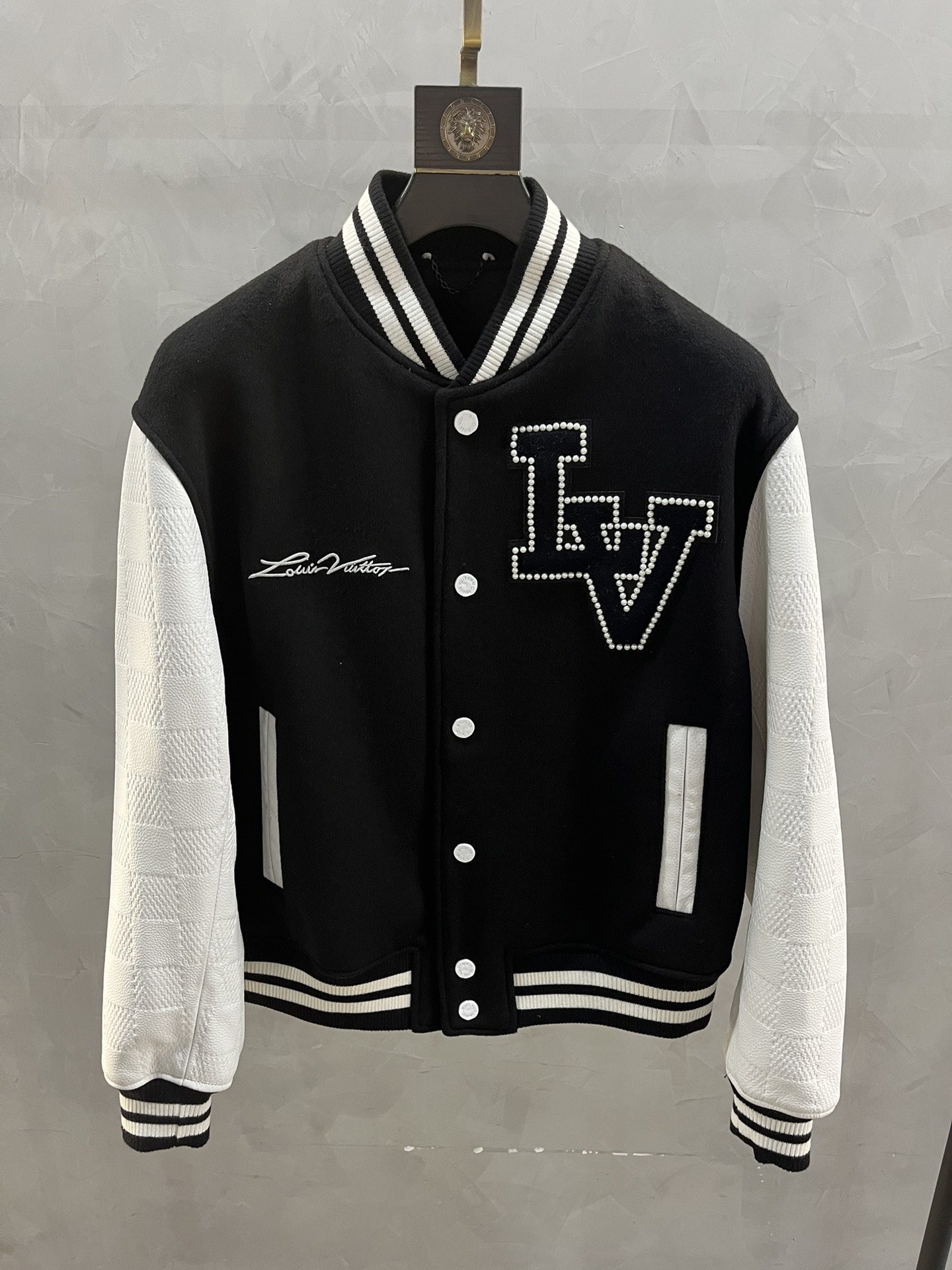 LOUIS VUITTON Мужской бомбер из шерсти и кожи LOUIS VUITTON Мужской бомбер из шерсти и кожи