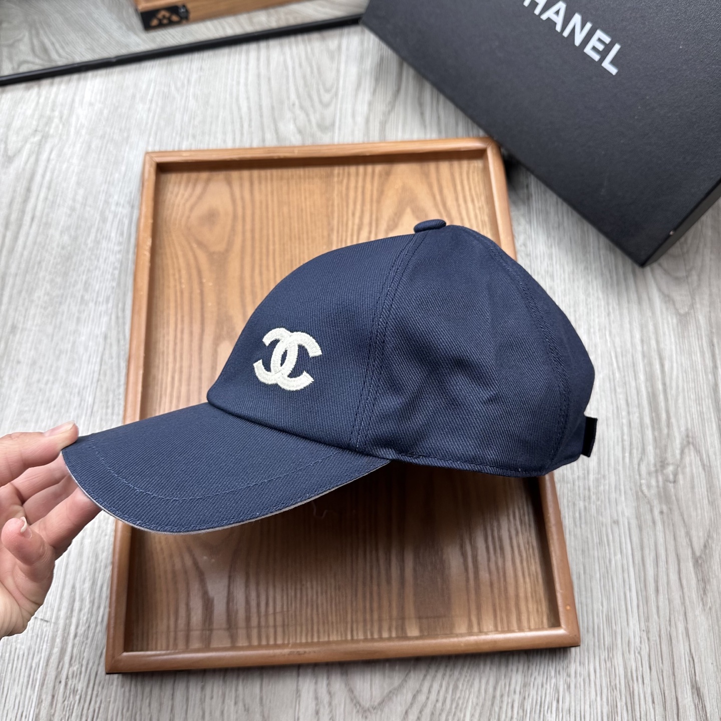 CHANEL Женская Кепка