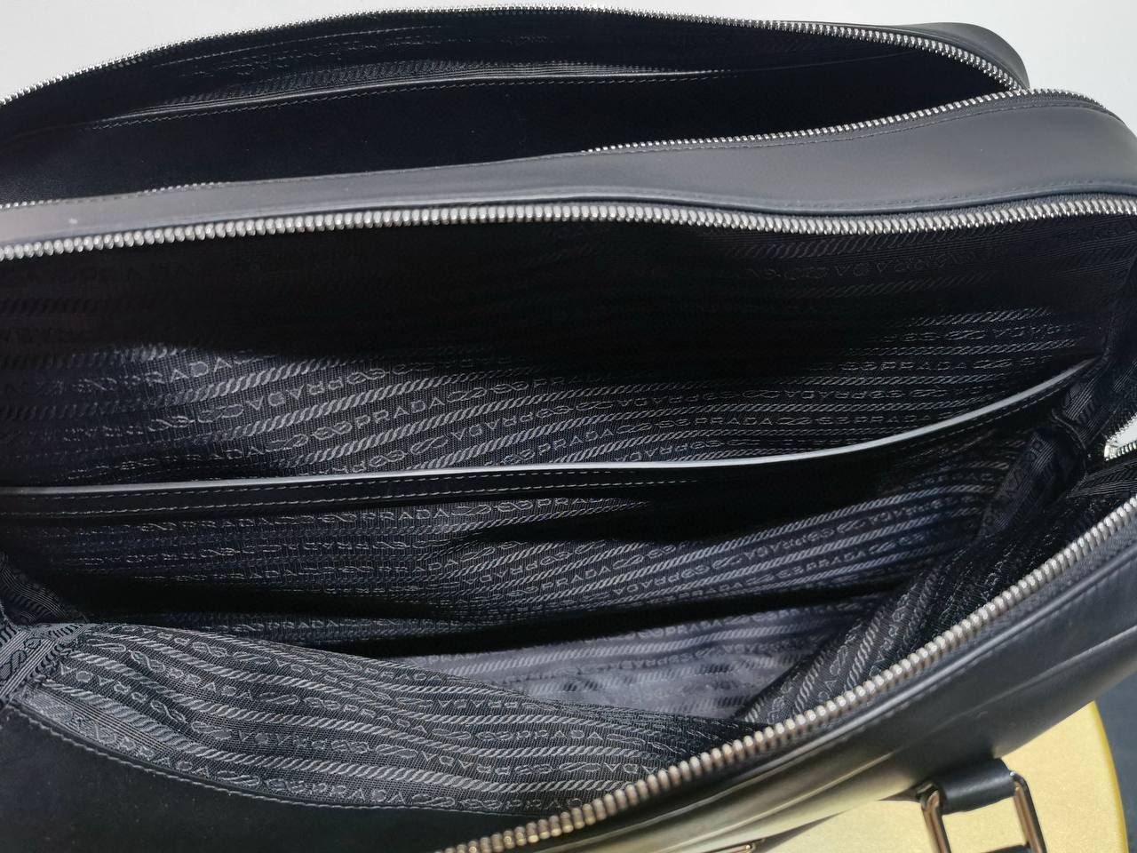 PRADA Мужской портфель  PRADA Мужской портфель