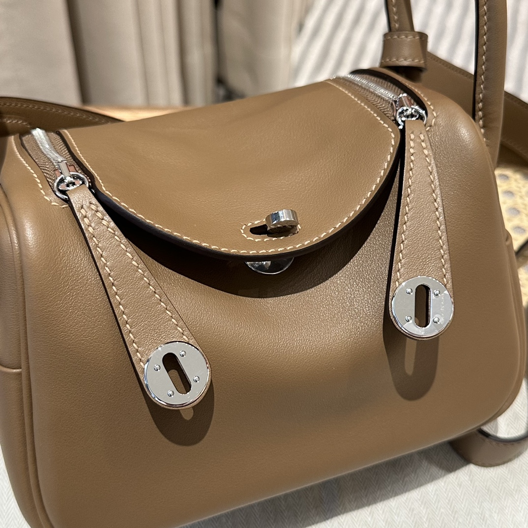 HERMES Женская сумка Lindy 19 см D0 Swift HERMES Женская сумка Lindy 19 см D0 Swift