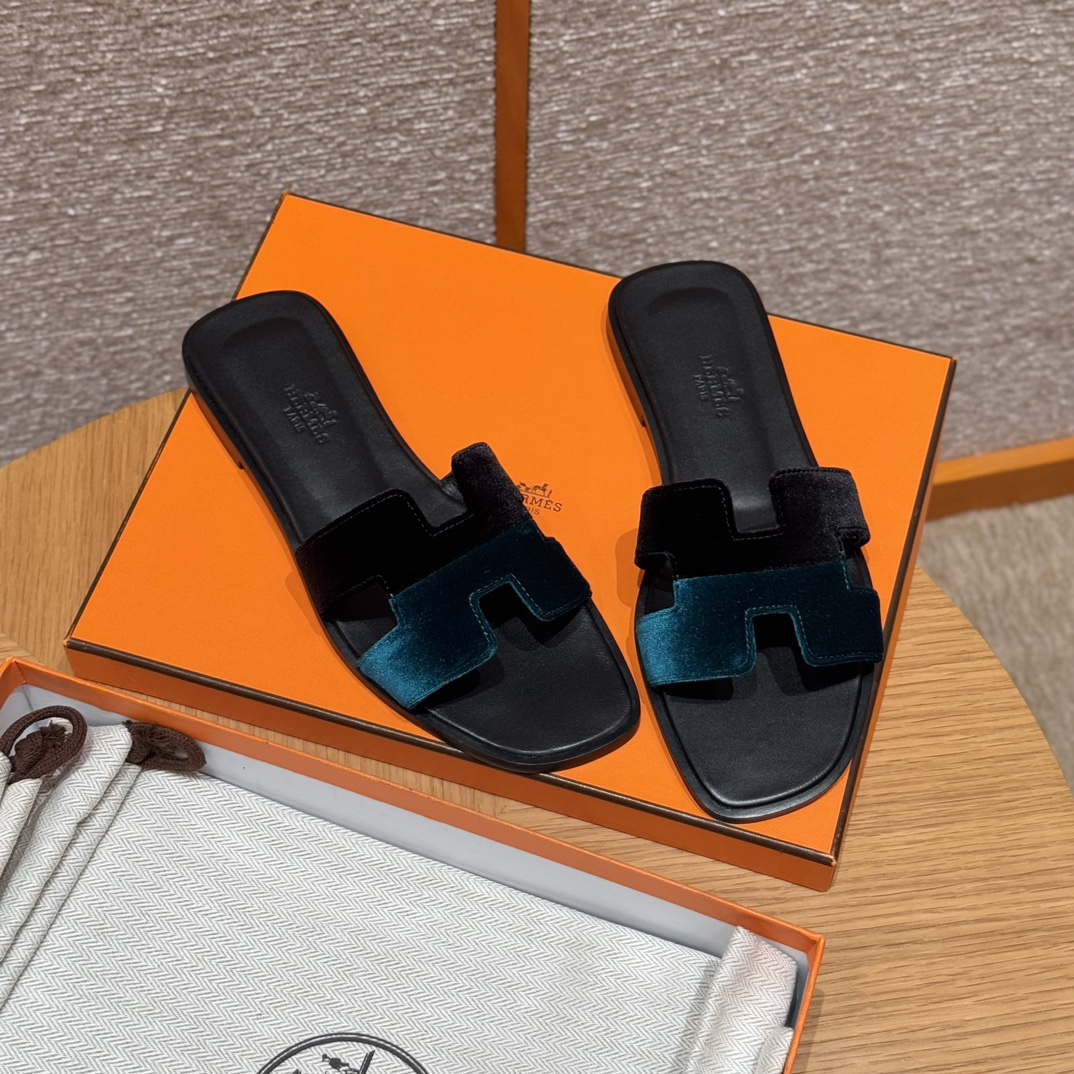 HERMES Женские сандалии Oran из замши