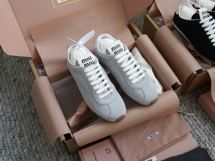 MIU MIU Женские кеды из замши