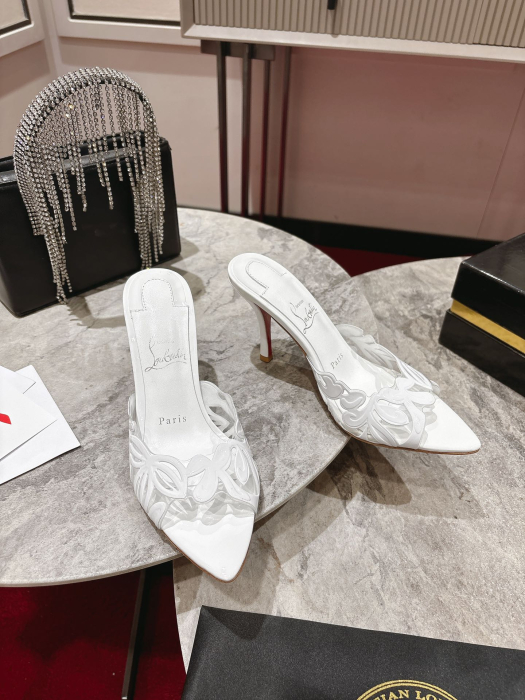 CHRISTIAN LOUBOUTIN Женские босоножки