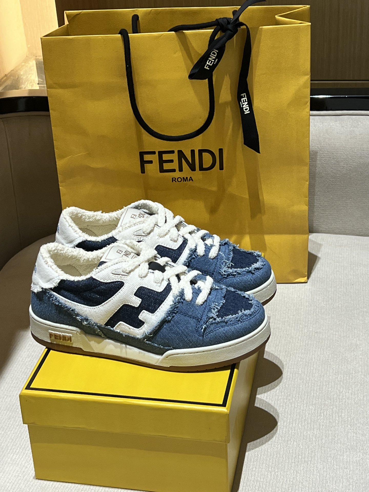 FENDI Кроссовки из денима FENDI Кроссовки из денима