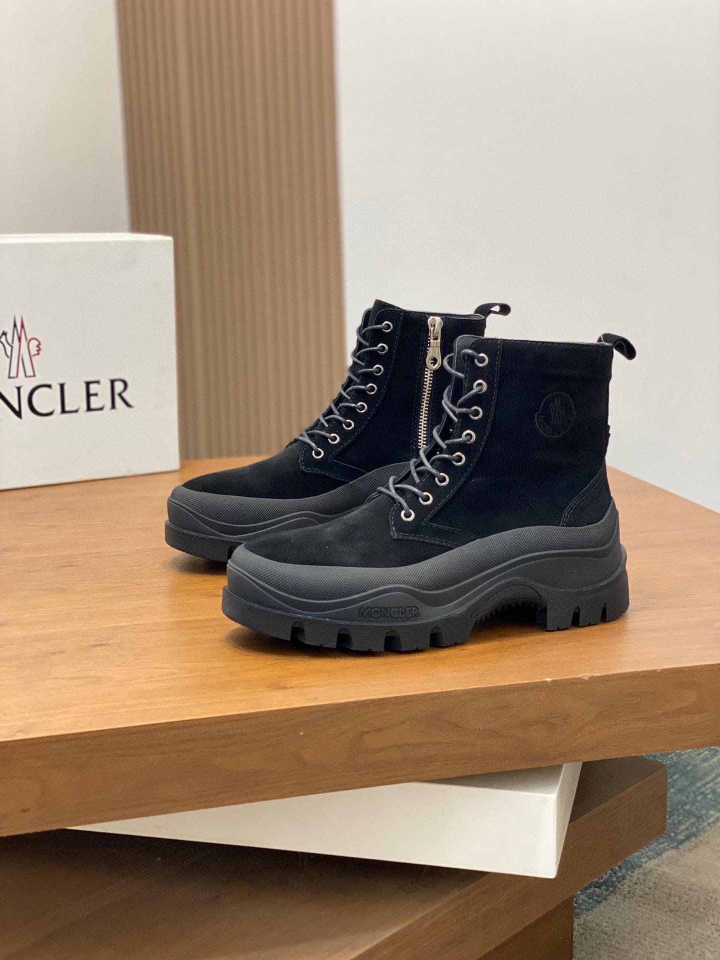 MONCLER Мужские ботинки из коровьей кожи 