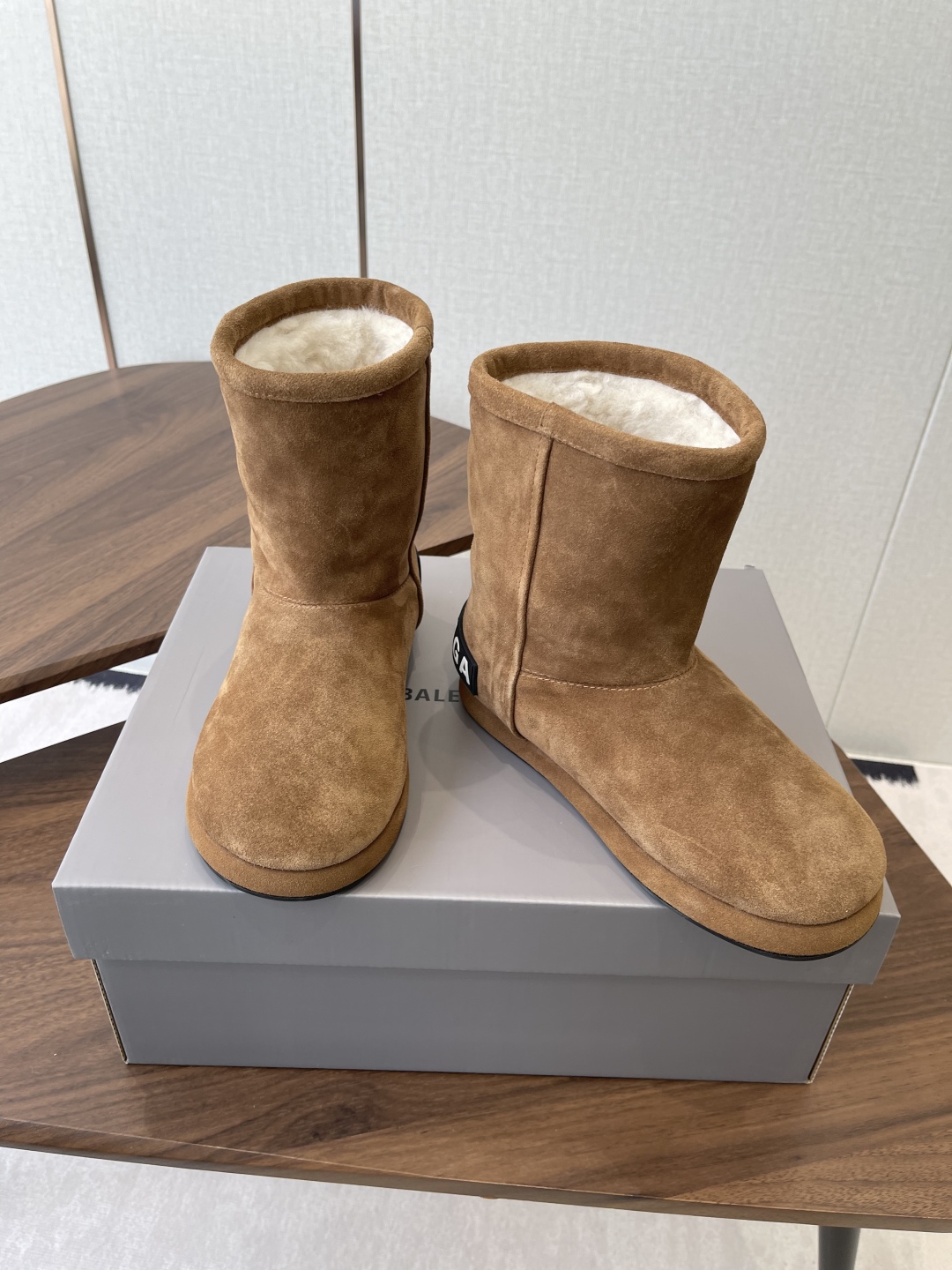 BALENCIAGA Женские угги 