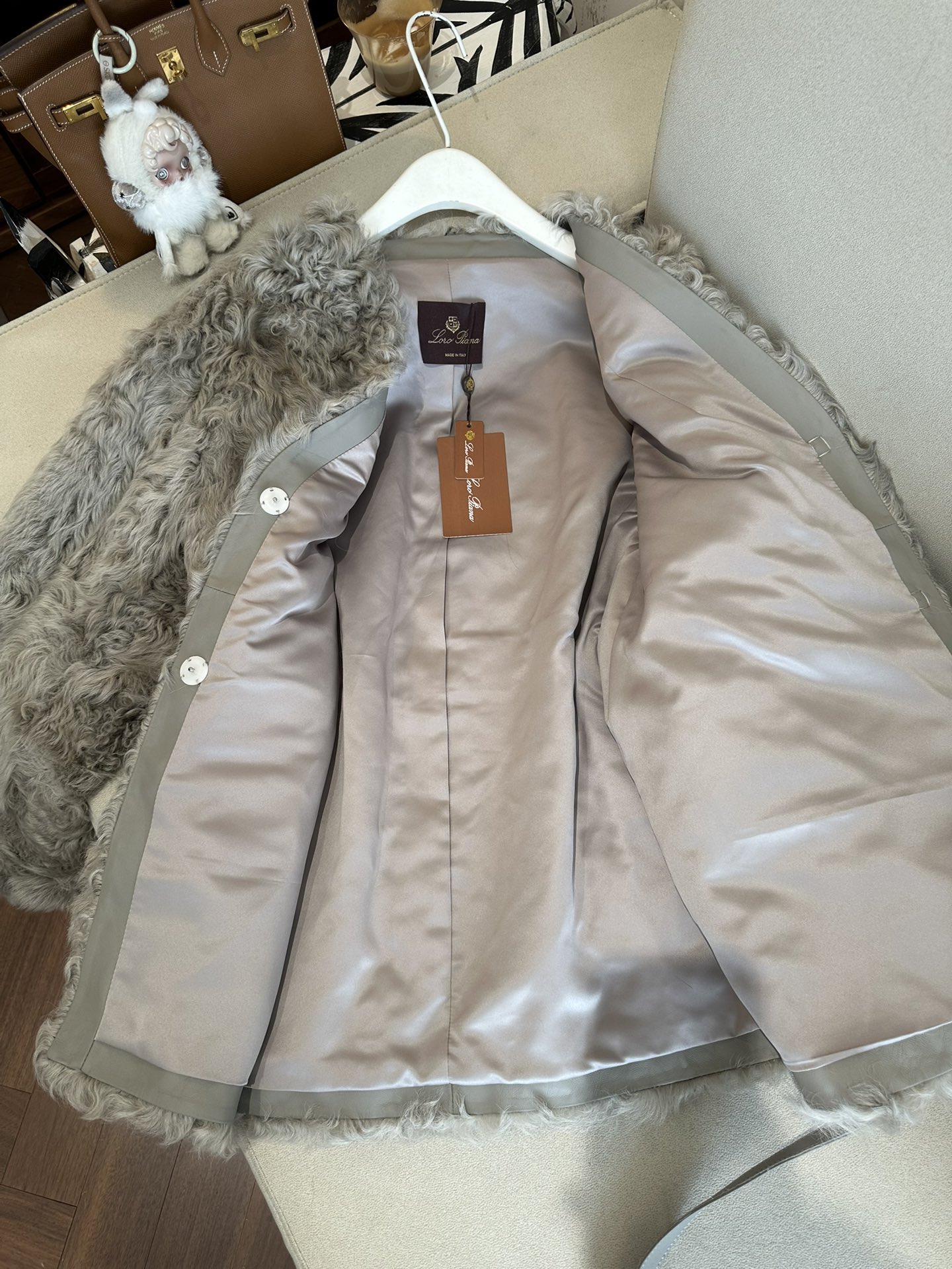 LORO PIANA Женская шуба из овчины LORO PIANA Женская шуба из овчины