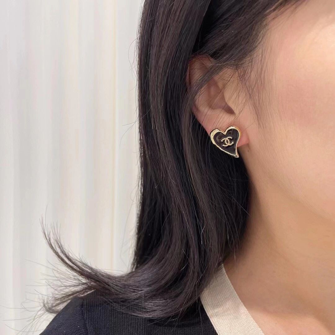 CHANEL Женские серьги CH-22P Black Heart CHANEL Женские серьги CH-22P Black Heart