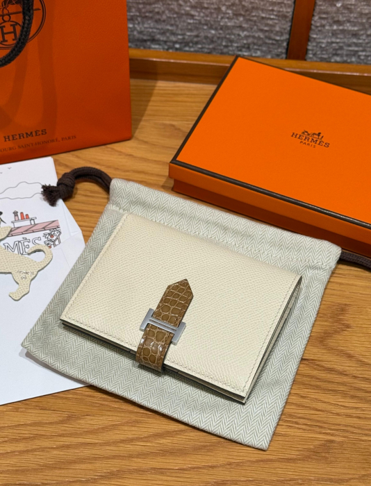 HERMES Кошелёк Bearn 12 см I2/Nata 4B/Biscuit Epsom/Alligator
