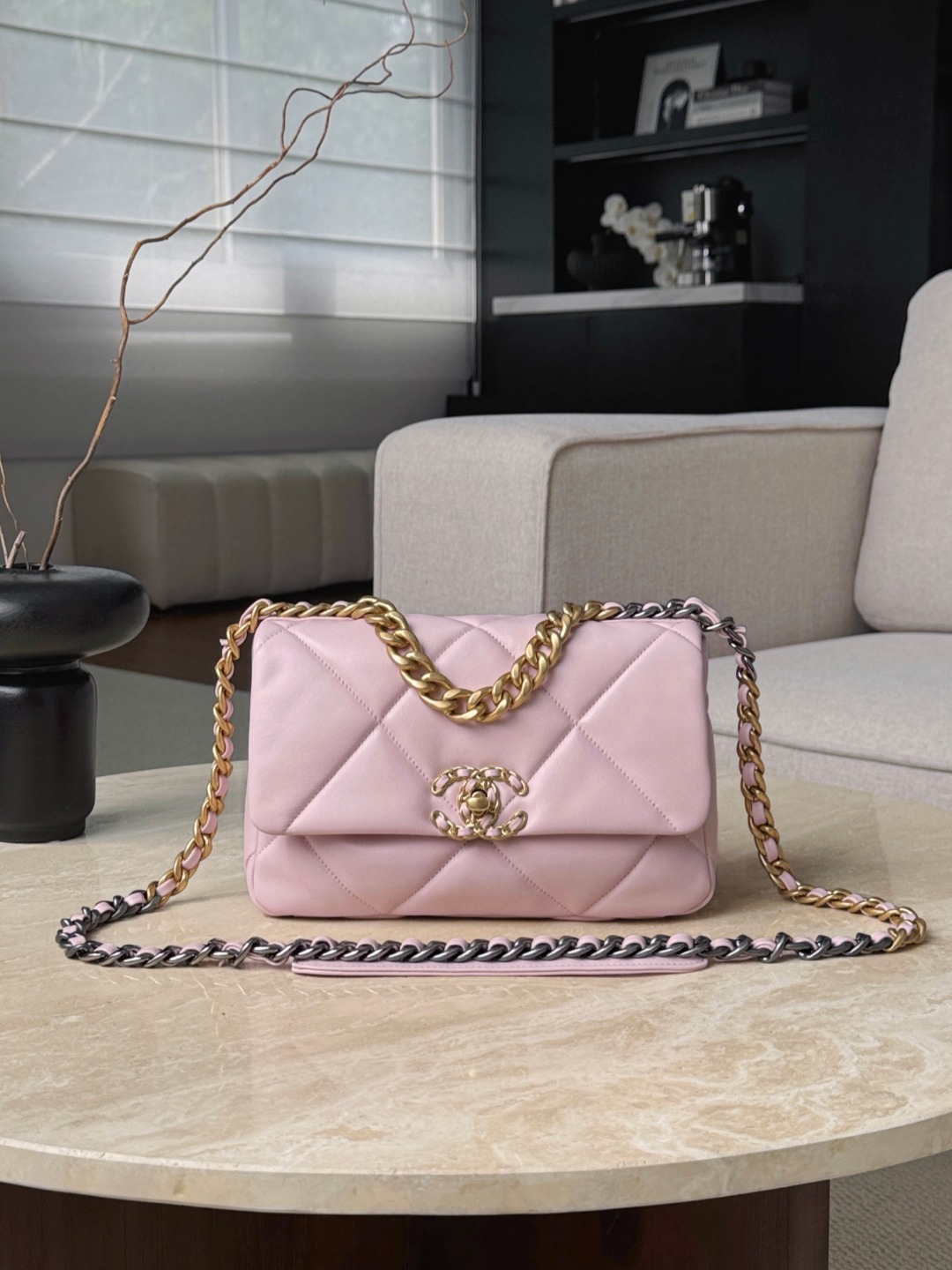 CHANEL Женская сумка Chanel 19 CHANEL Женская сумка Chanel 19