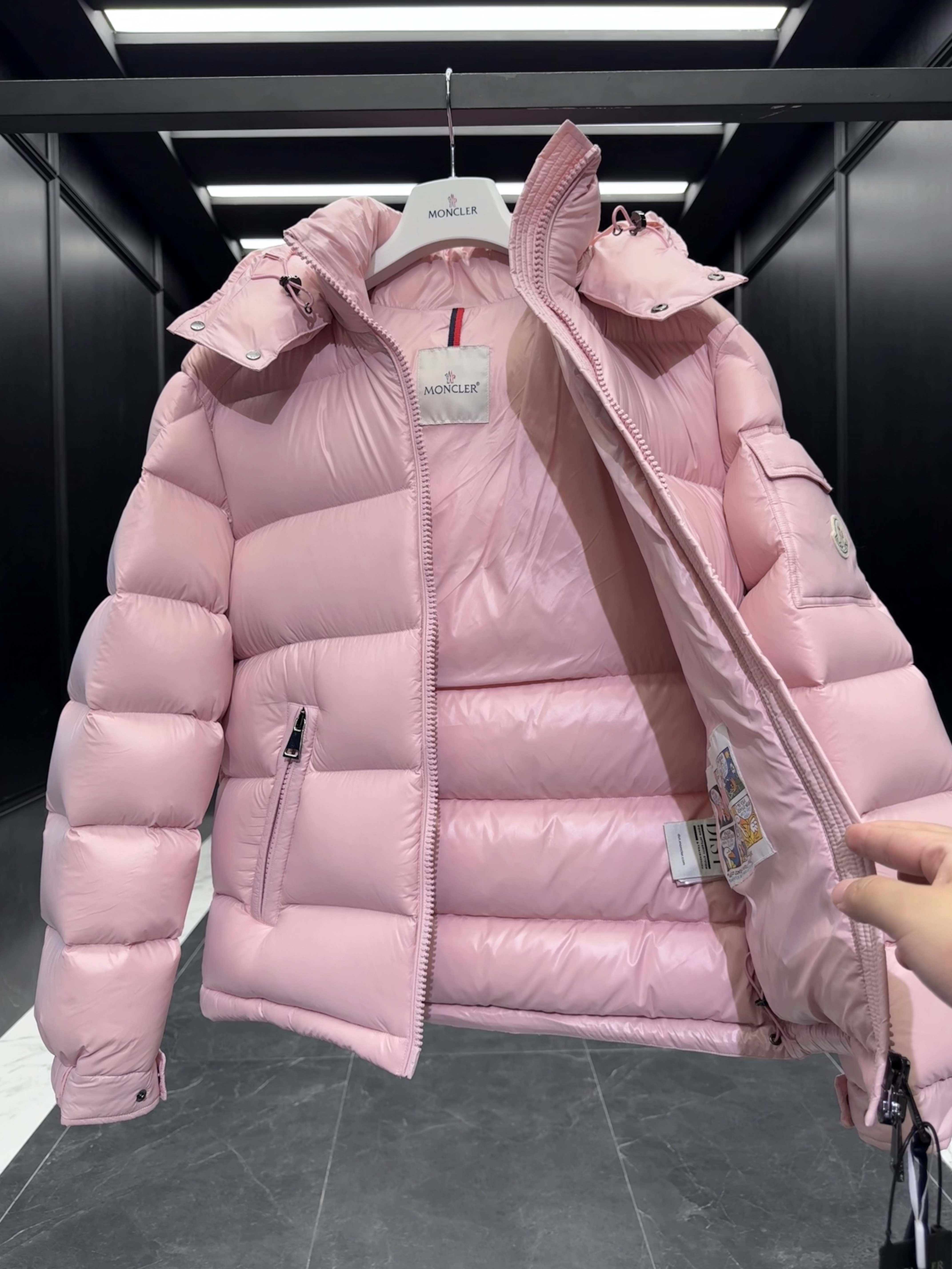 MONCLER Женский пуховик Maire Counter MONCLER Женский пуховик Maire Counter