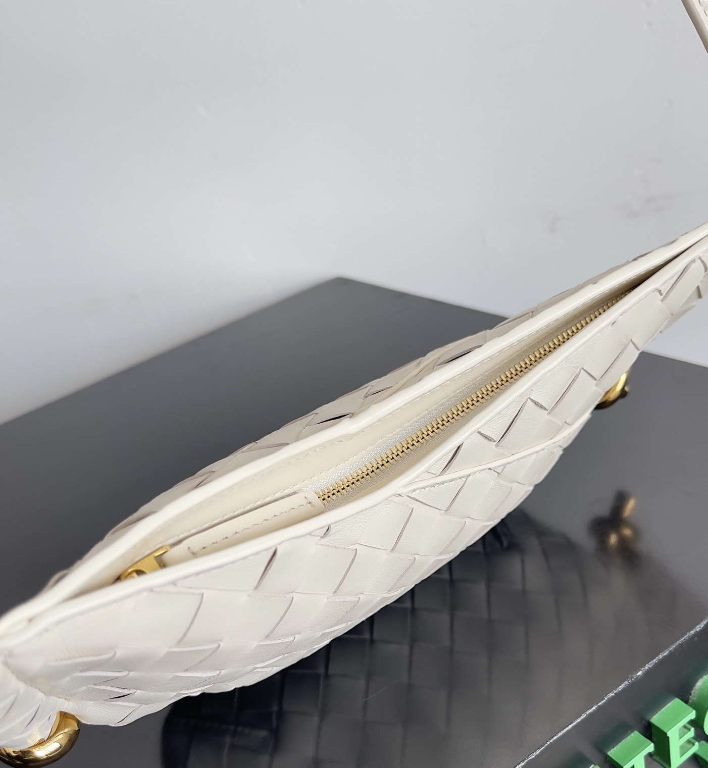 BOTTEGA VENETA Женская сумка Solstice Baby