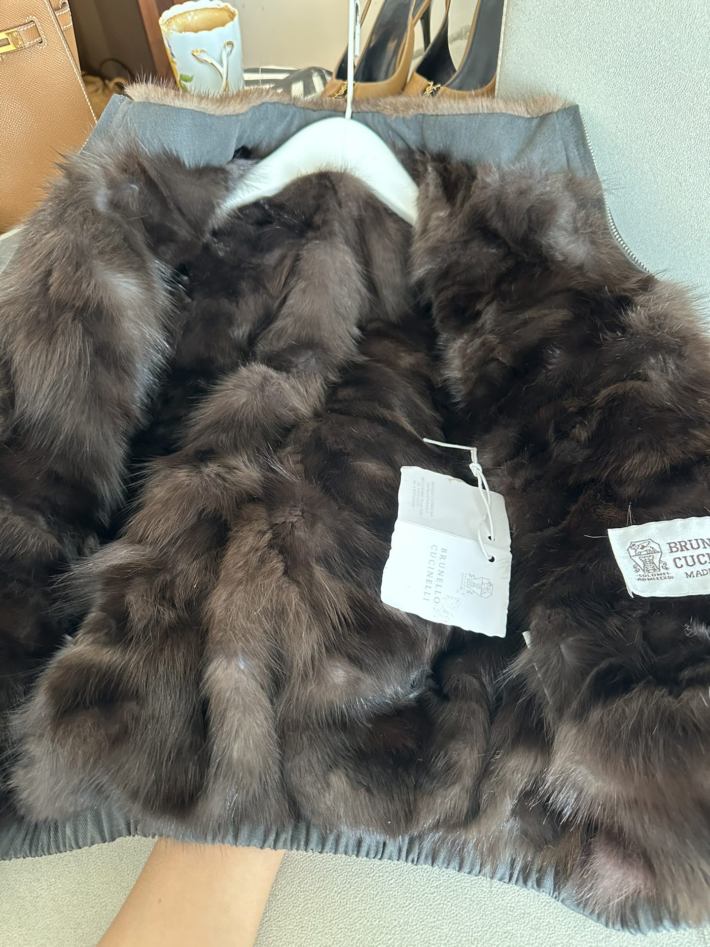 BRUNELLO CUCINELLI Женская куртка с мехом соболя BRUNELLO CUCINELLI Женская куртка с мехом соболя