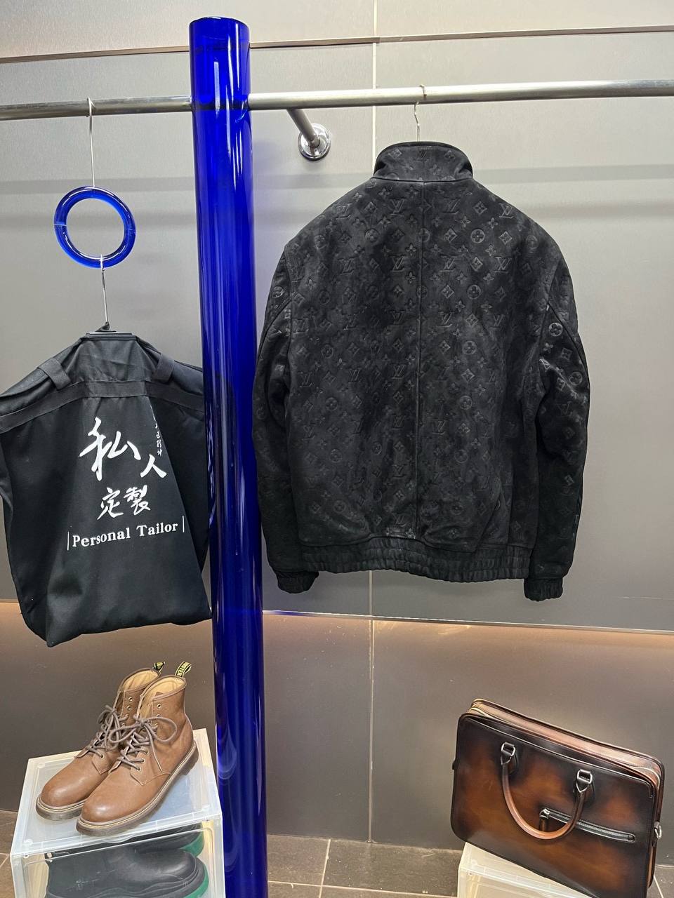 LOUIS VUITTON Мужская кожаная куртка LOUIS VUITTON Мужская кожаная куртка