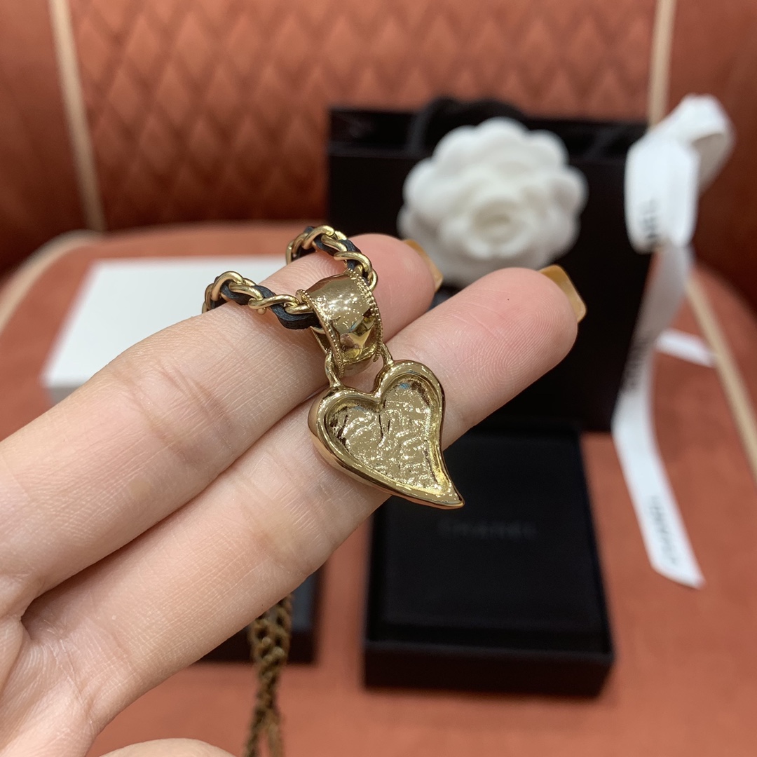 CHANEL Женское колье CH-22P Black Heart CHANEL Женское колье CH-22P Black Heart