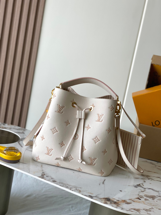 LOUIS VUITTON Женская сумка NéoNoé MM M14401