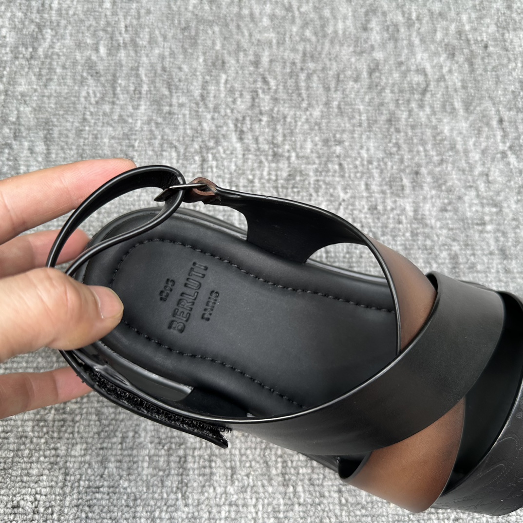 BERLUTI Мужские сандалии BERLUTI Мужские сандалии