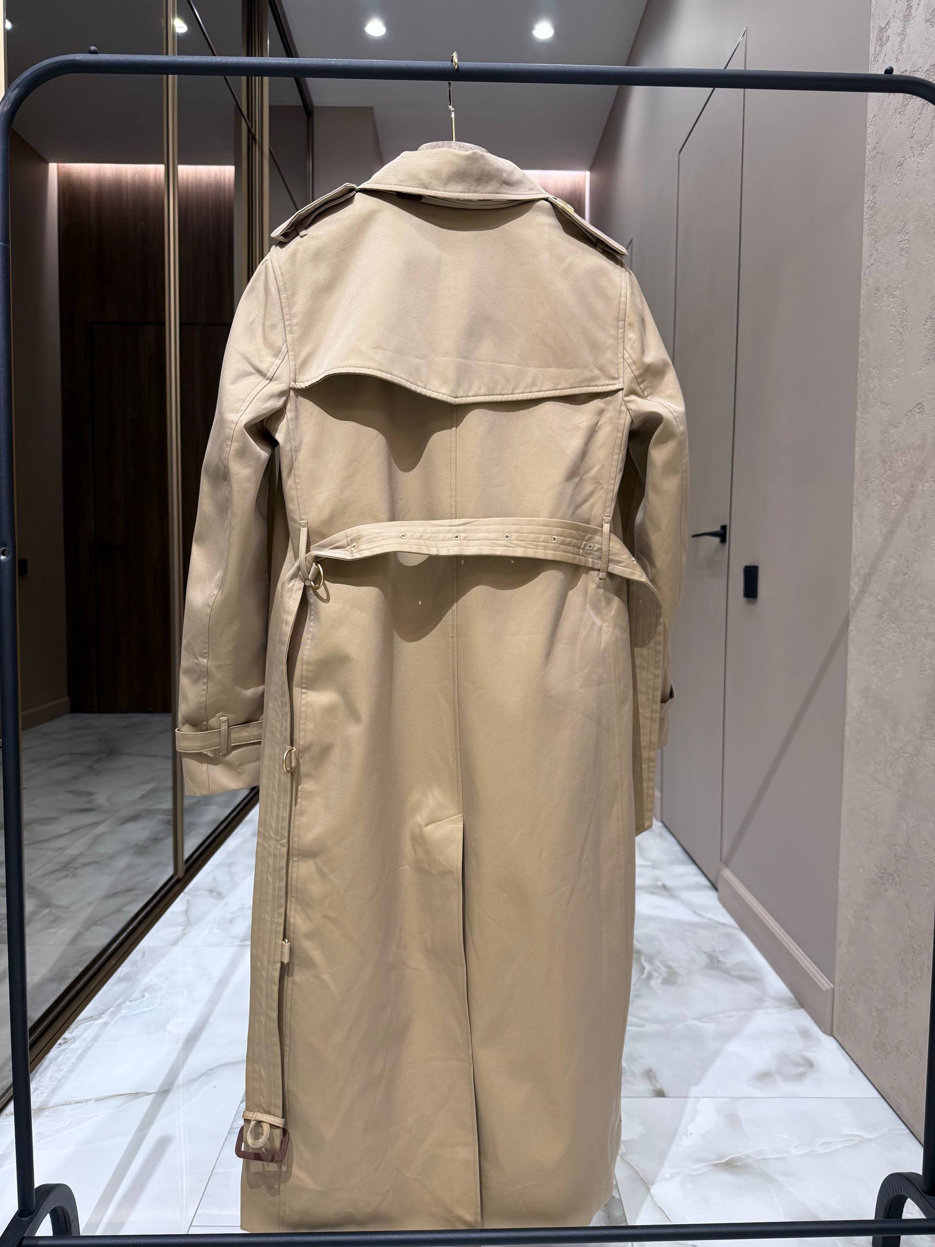 BURBERRY Женское двубортное пальто тренч BURBERRY Женское двубортное пальто тренч