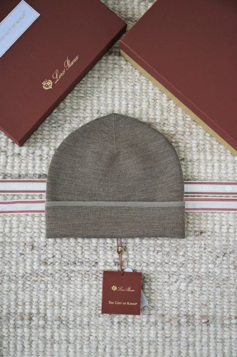 LORO PIANA Мужская шапка