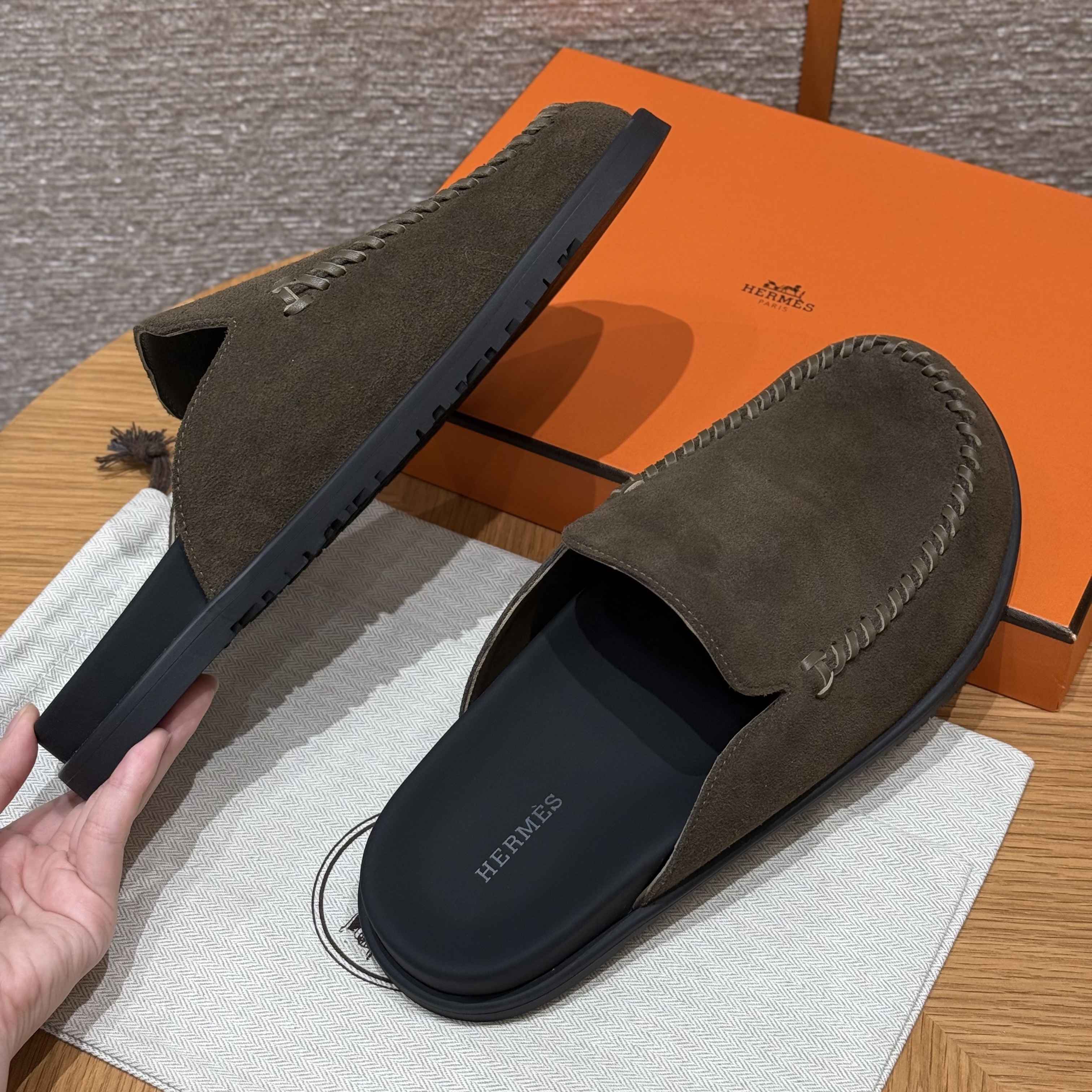 HERMES Мужские мюли Johan 