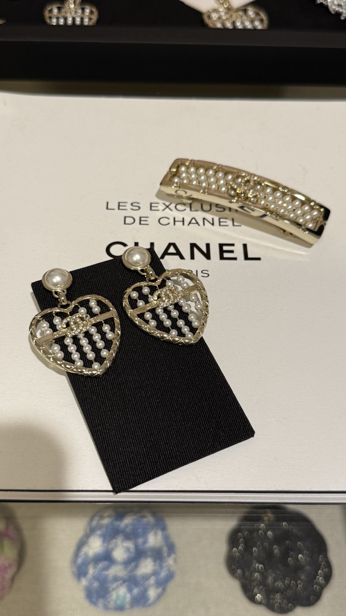 CHANEL Женские серьги в форме сердца 25A CHANEL Женские серьги в форме сердца 25A