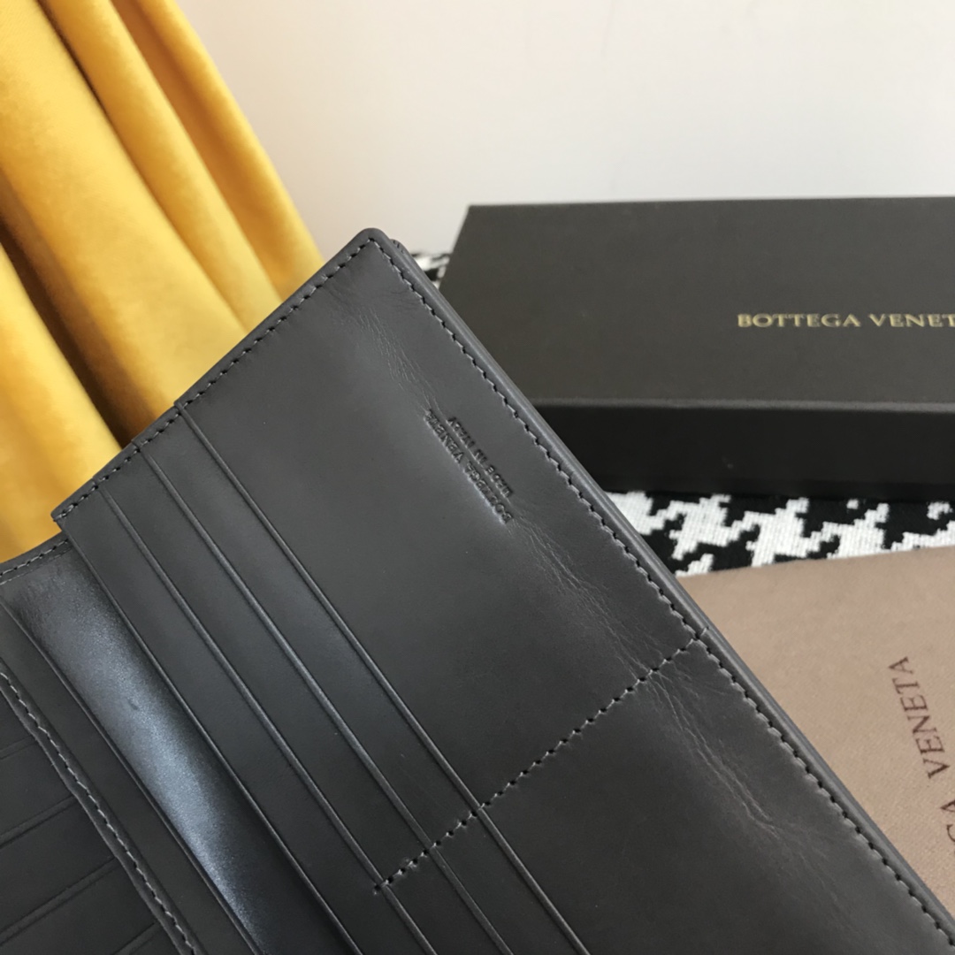 BOTTEGA VENETA Мужское Портмоне с несколькими отделениями BOTTEGA VENETA Мужское Портмоне с несколькими отделениями