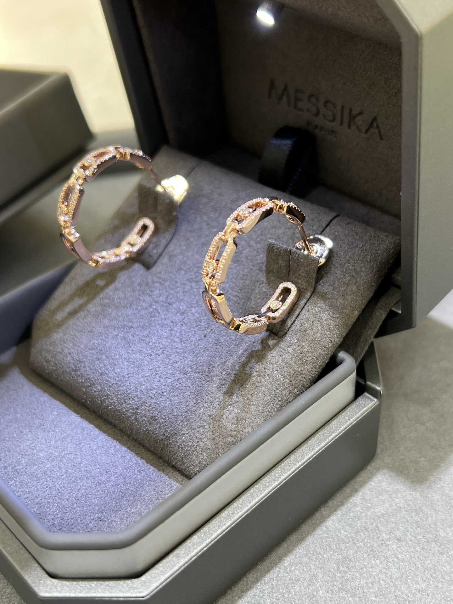 MESSIKA Серьги So Move розовое золото и бриллианты MESSIKA Серьги So Move розовое золото и бриллианты