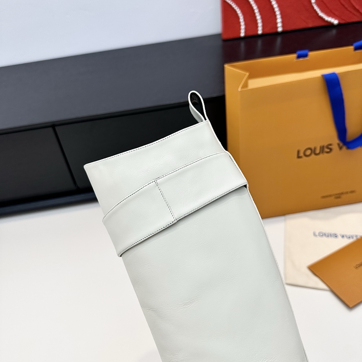 LOUIS VUITTON Женские сапоги LOUIS VUITTON Женские сапоги