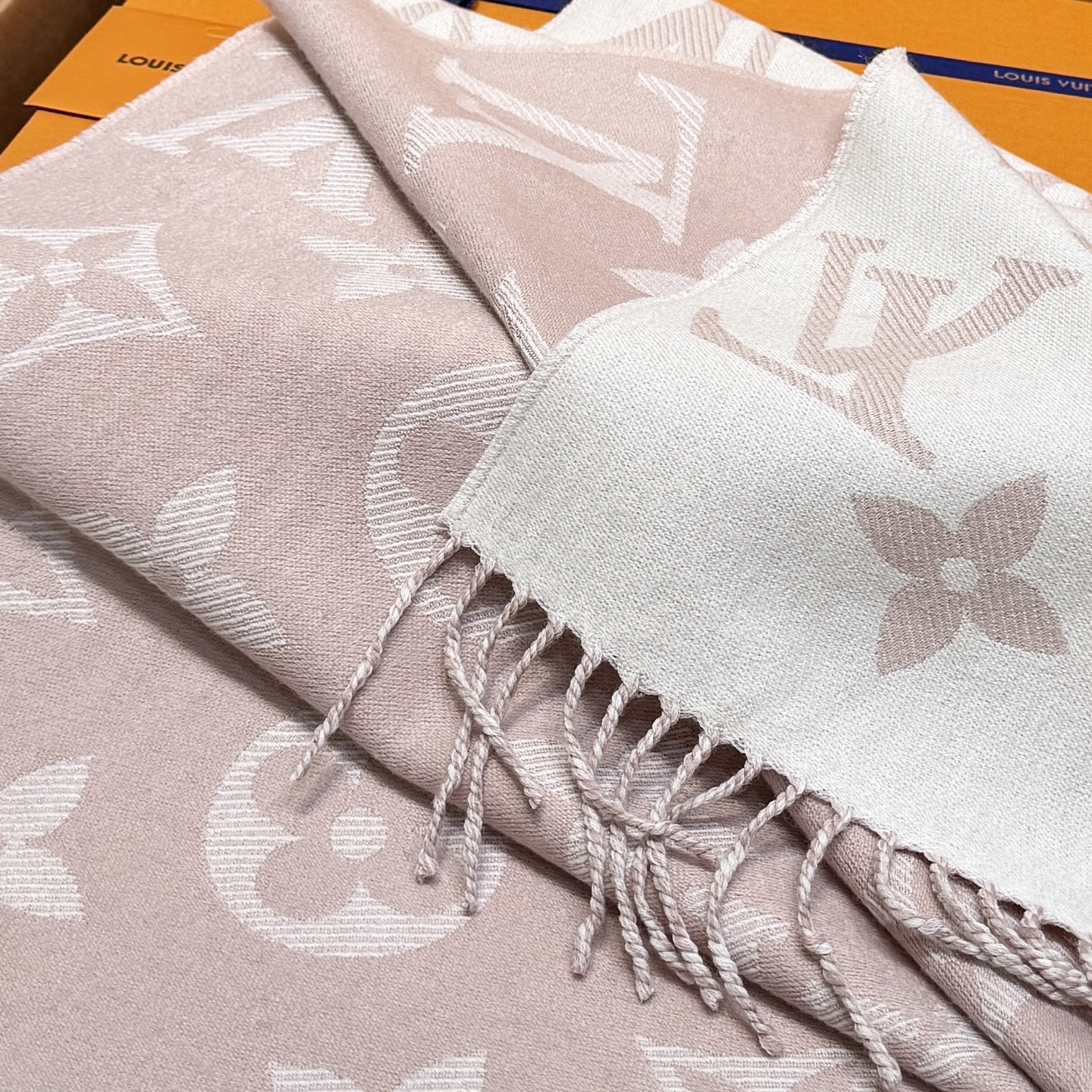 LOUIS VUITTON Женский шарф Monogram LOUIS VUITTON Женский шарф Monogram