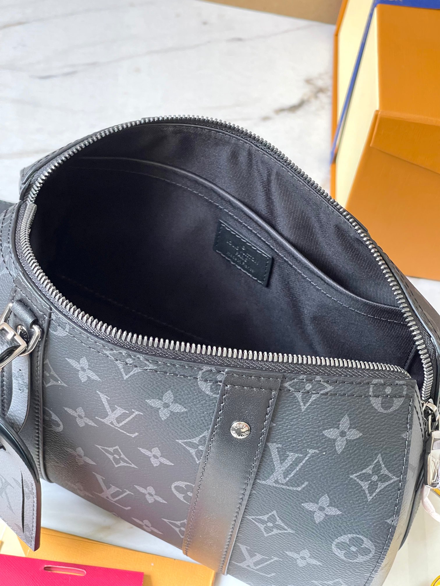 LOUIS VUITTON Мужской сумка City Keepall M45936 LOUIS VUITTON Мужской сумка City Keepall M45936