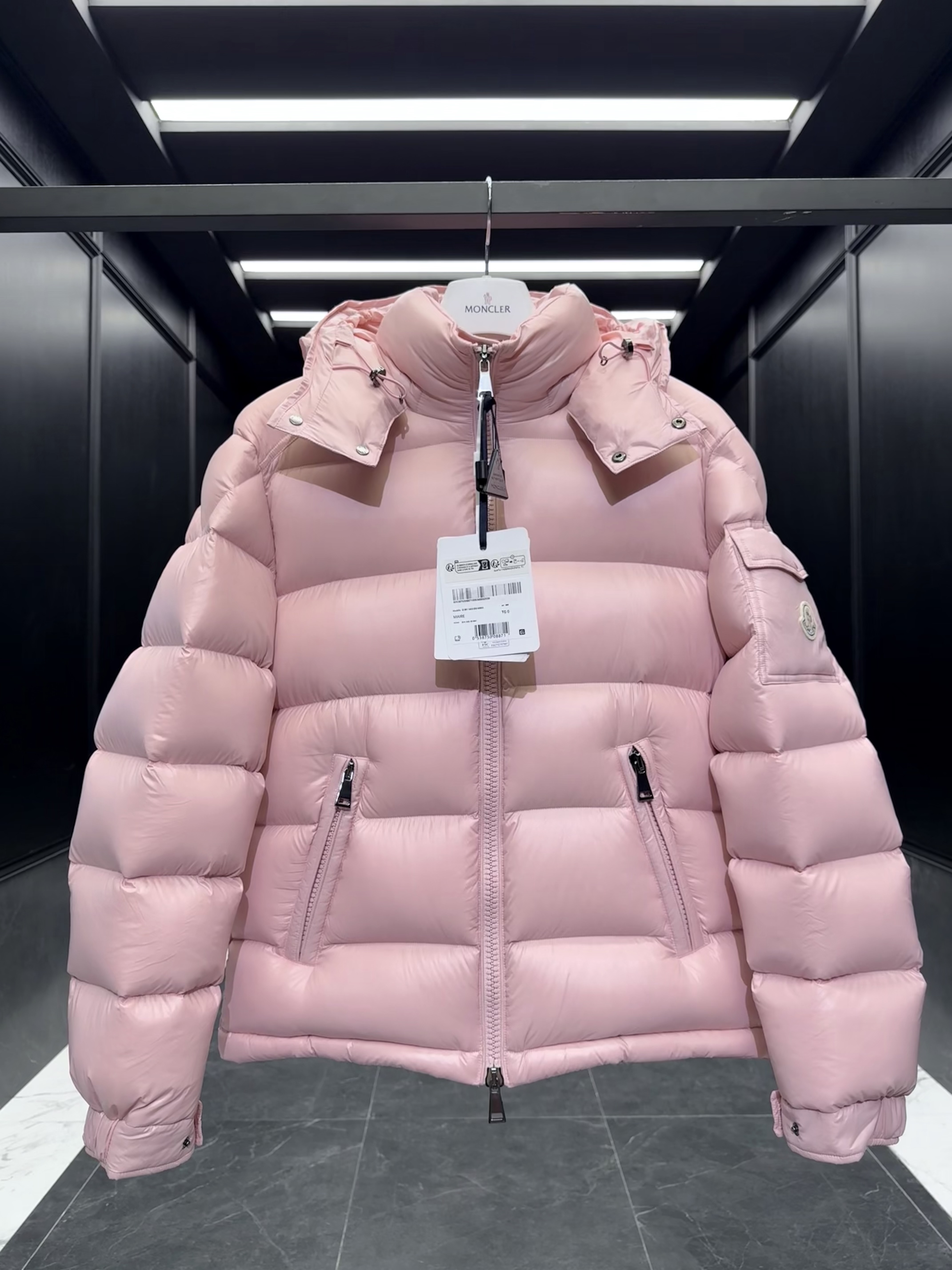 MONCLER Женский пуховик Maire Counter MONCLER Женский пуховик Maire Counter