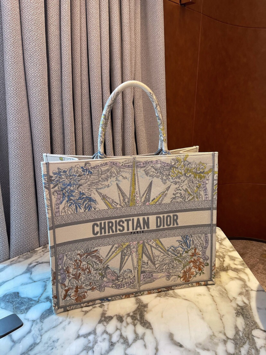 CHRISTIAN DIOR Женская сумка Dior Book Tote Stars