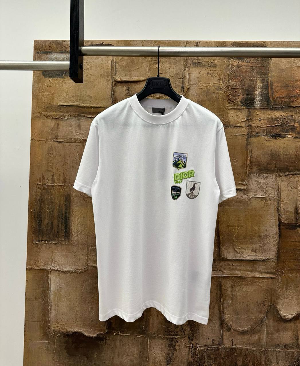 CHRISTIAN DIOR Мужская футболка с вышивкой CHRISTIAN DIOR Мужская футболка с вышивкой