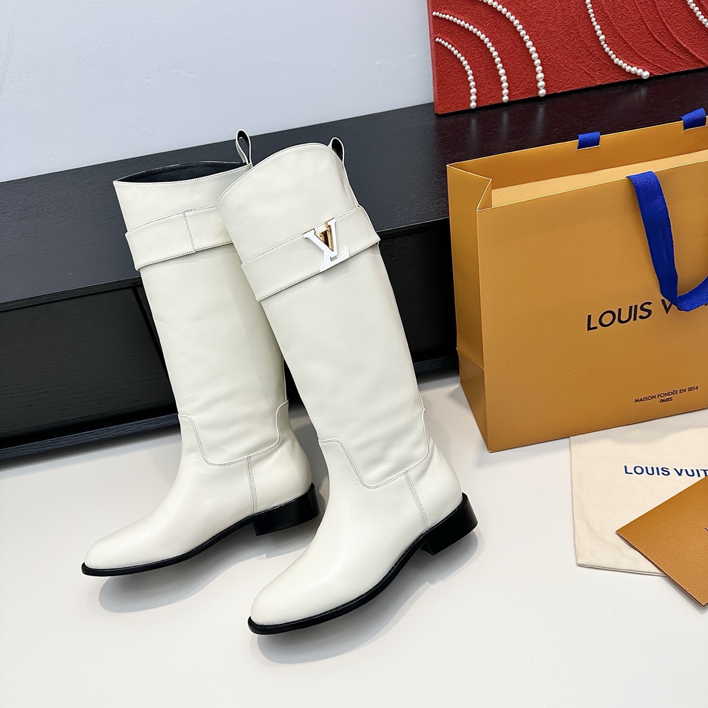 LOUIS VUITTON Женские сапоги LOUIS VUITTON Женские сапоги